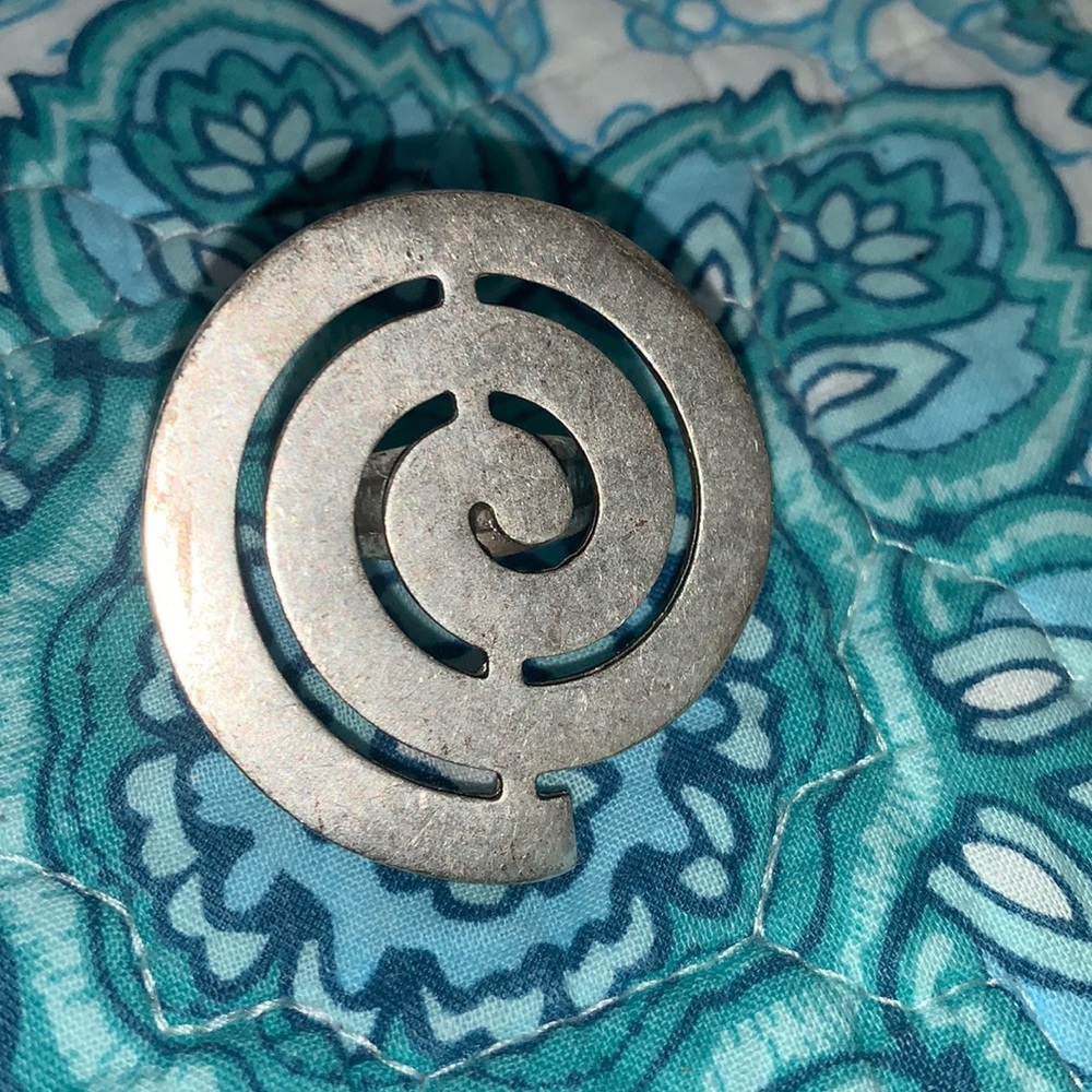 Metal spiral ring